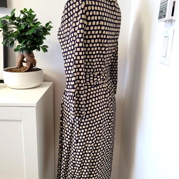 Banana Republic Classic Wrap Dress - Picture 7 of 8